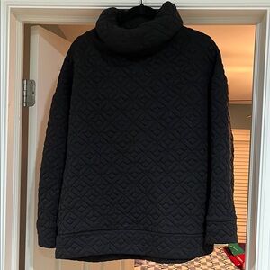 Chic Black Quilted Sweater